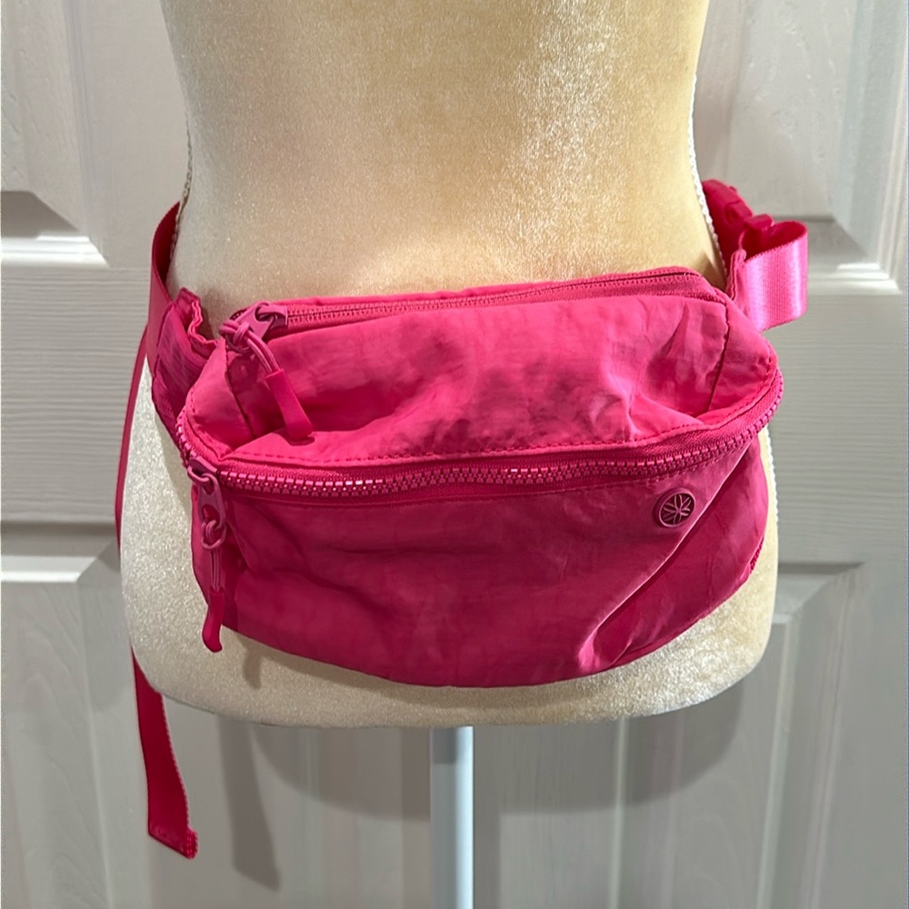 Gaiam BeFree Athletic Waist Pack/Crossbody Belt Bag